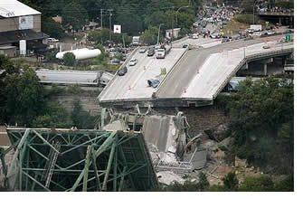 A Metallurgist's Insights Into the Minneapolis Bridge Disaster 